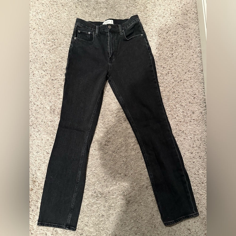 Abercrombie & Fitch ( The slim straight Ultra High Rise)